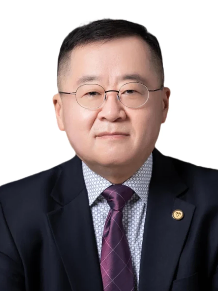Portrait of Ri-Cheng Chian
