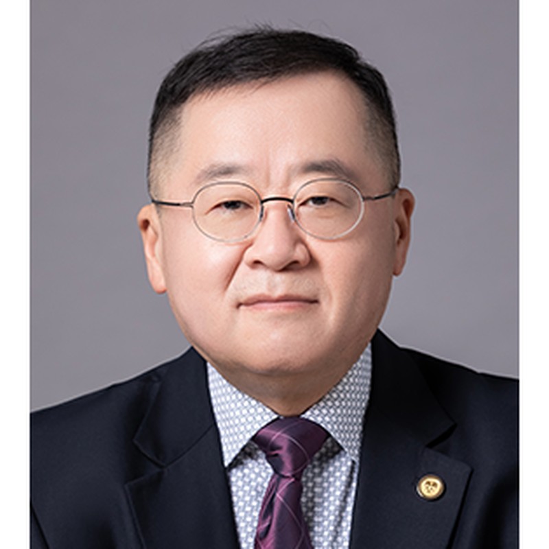Portrait of Ri-Cheng Chian